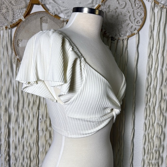 Farm Rio Cream Ribbed Flutter Sleeve Crop Top P(XS) - Picture 5 of 12
